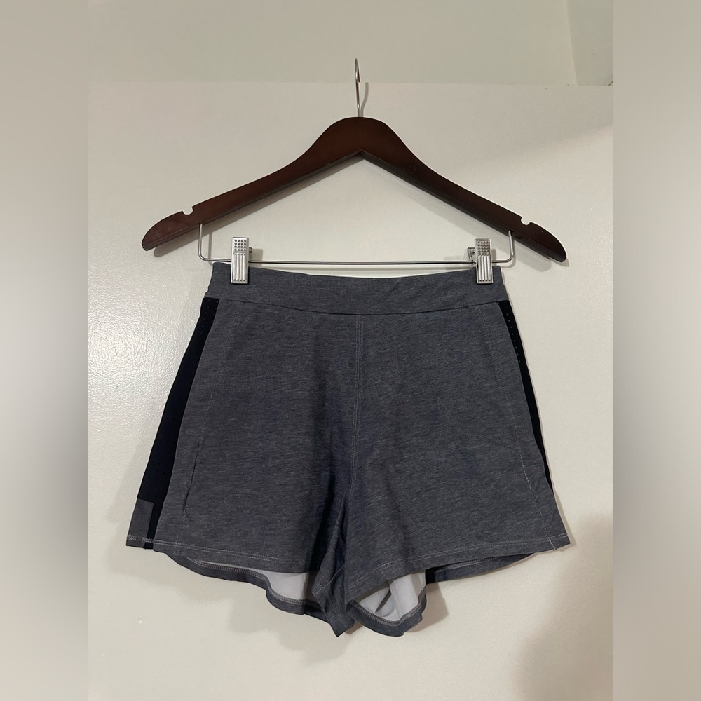 Lululemon Shorts size 4